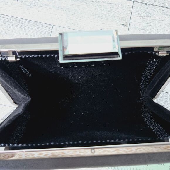 MMS Design Studio Hard Side Clam Shell Clutch Evening Special Occasion Bag - Picture 6 of 16